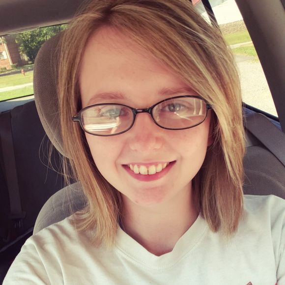 Meet your Posher, Sierra - Picture 1 of 1